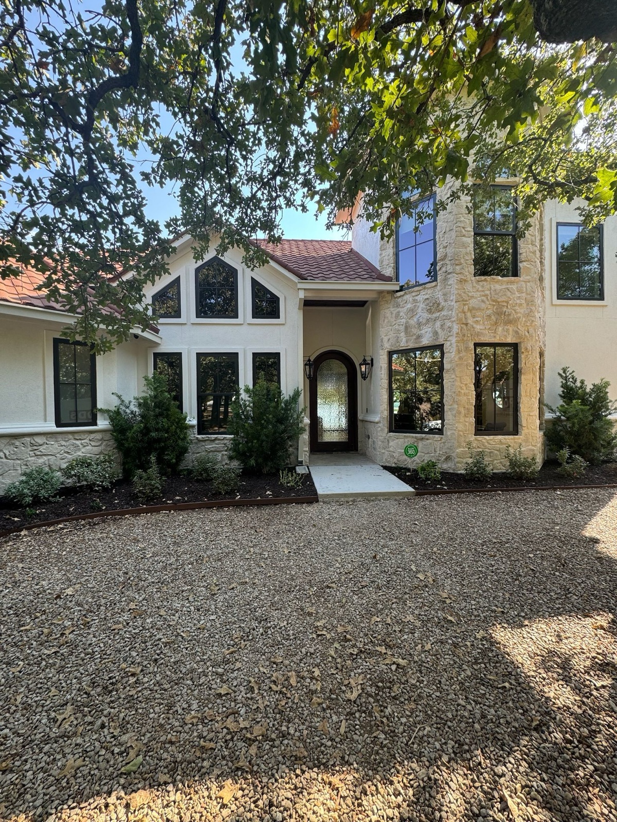 Custom-shaped windows